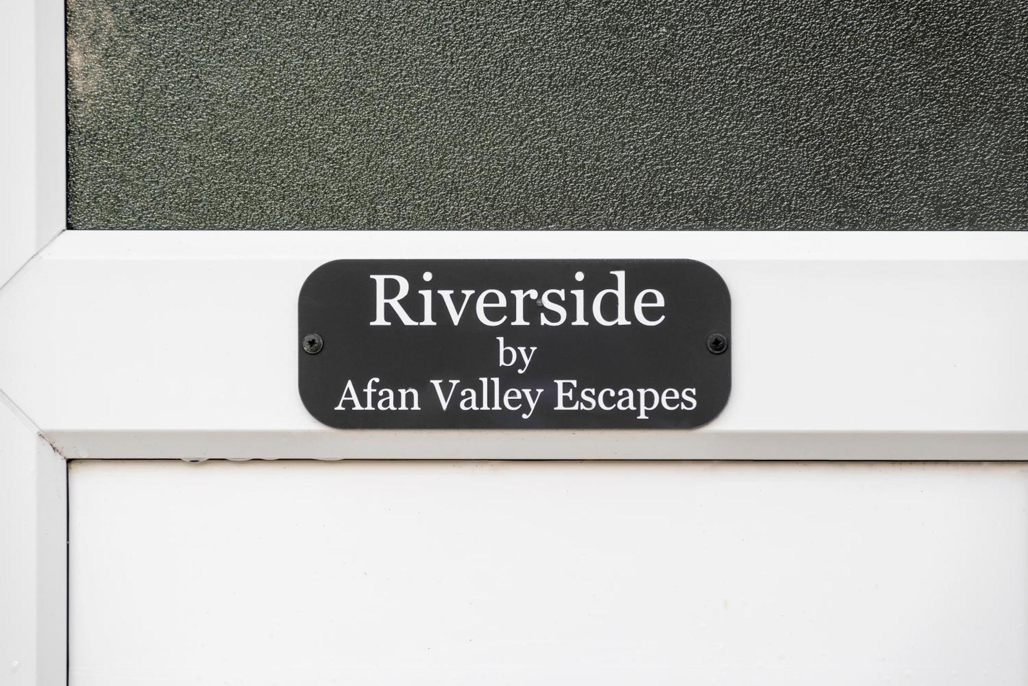 Riverside Great House In The Afan Forest Bike Park By Staystaycations Glyncorrwg Exteriér fotografie