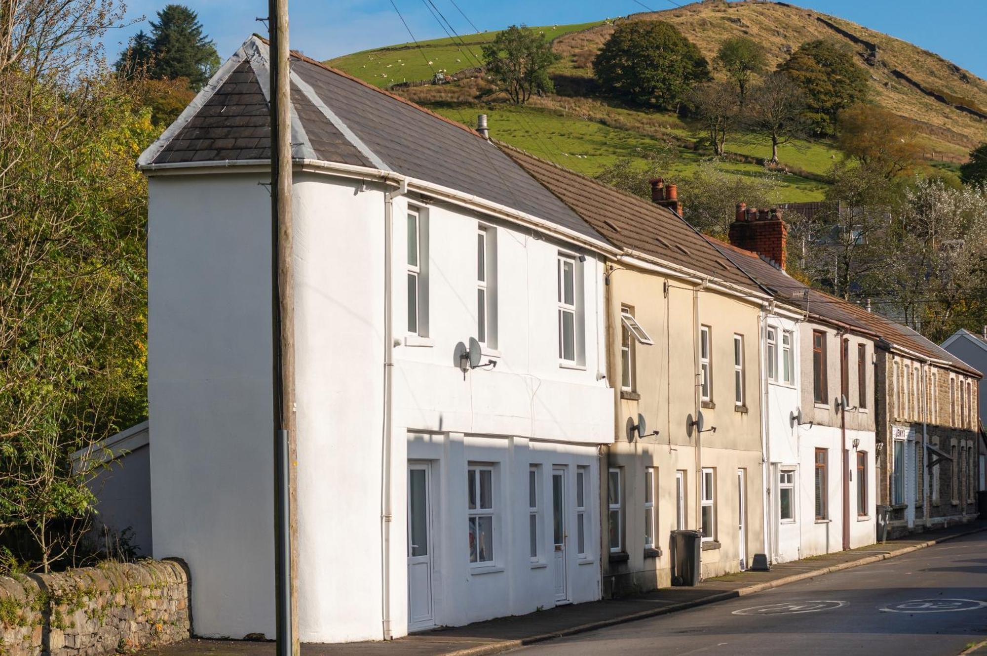 Riverside Great House In The Afan Forest Bike Park By Staystaycations Glyncorrwg Exteriér fotografie