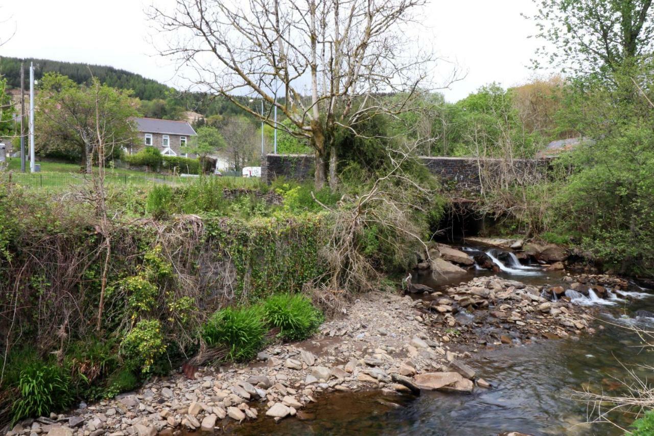 Riverside Great House In The Afan Forest Bike Park By Staystaycations Glyncorrwg Exteriér fotografie